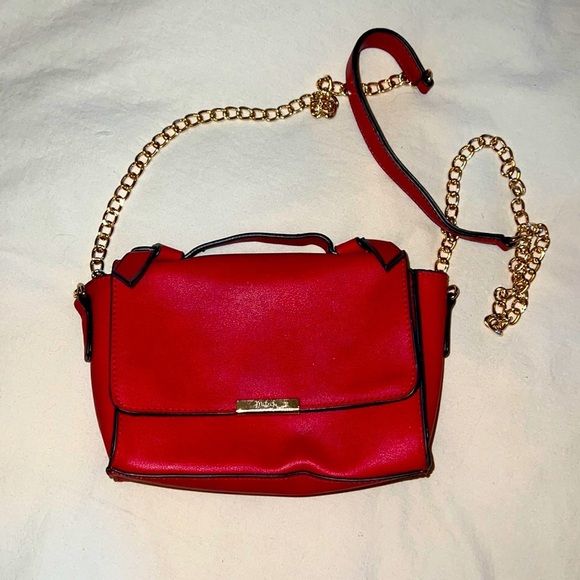 Red hand  bag with chain - Picture 4 of 4